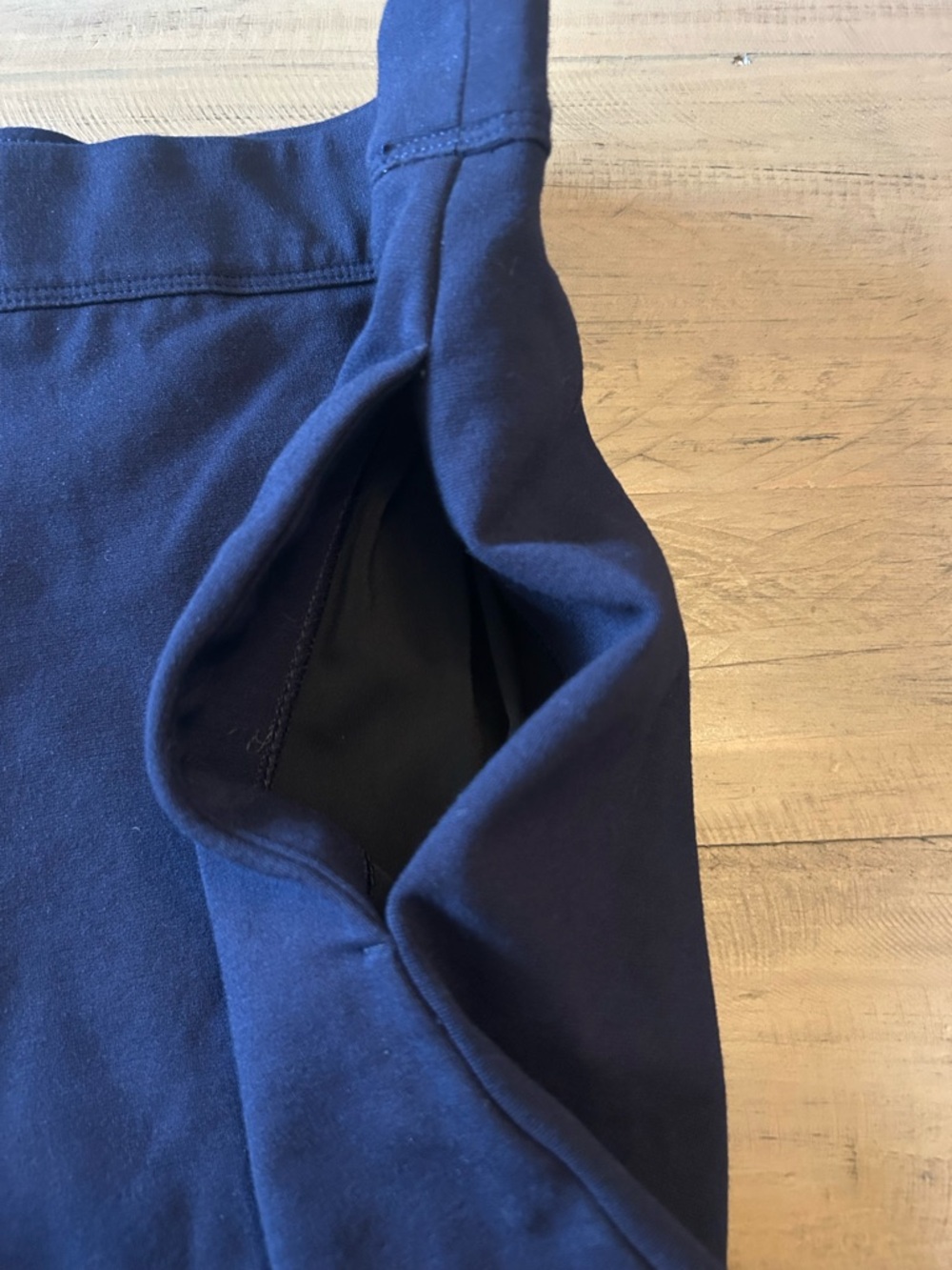 ARITZIA, Babaton Conan Shorts, Size Large, Navy Blue Dress Shorts - Picture 2 of 7